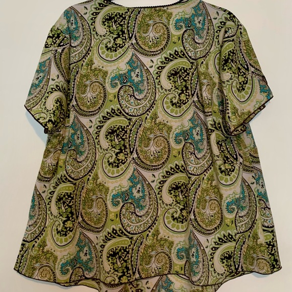 Lime paisley blouse - Picture 2 of 5
